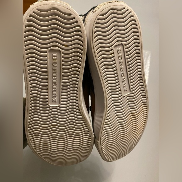 Kids Burberry high top sneakers (as is) - Picture 7 of 8